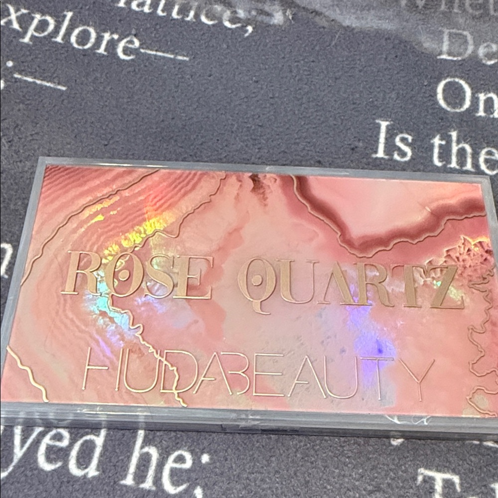 HUDA BEAUTY Rose Quartz Palette in Pink and Gold